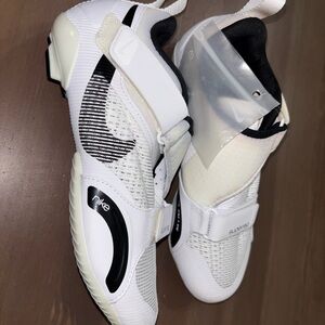Nike White and Black Women's Sneakers